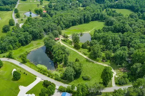 217 W Creston Rd, Crossville, TN 38571
