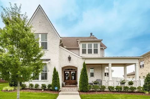 320 Azalea Cir, Hendersonville, TN 37075