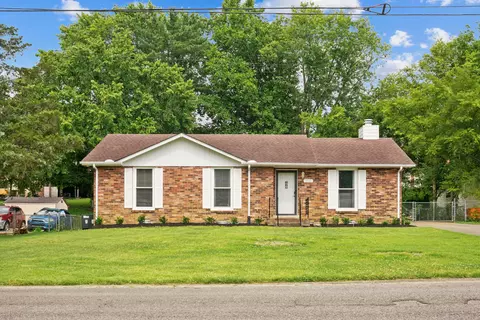 111 Forest View Dr, Hendersonville, TN 37075