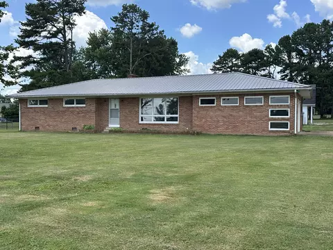15 Mccrory Rd, Saint Joseph, TN 38481