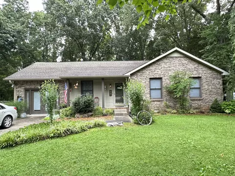 835 Burton Trl, Adams, TN 37010