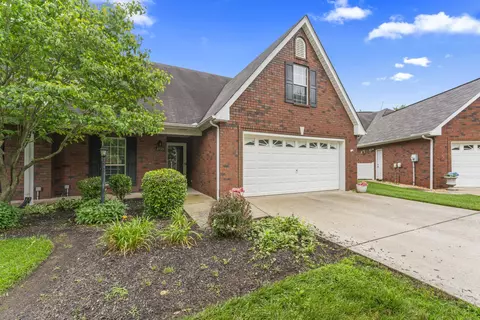 2755 Stonehedge Dr, Murfreesboro, TN 37128