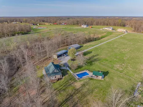 545 Powell Hollow Rd, Tullahoma, TN 37388