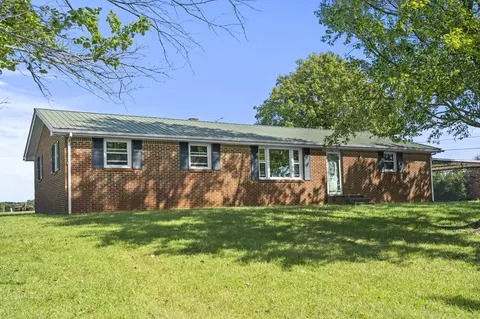 2750 Kinneys Rd, Cedar Hill, TN 37032