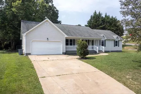 18 Amber Wood Dr, Ringgold, GA 30736