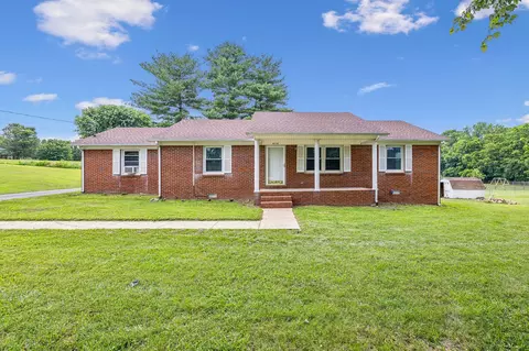 712 Mount Olivet Rd, Columbia, TN 38401