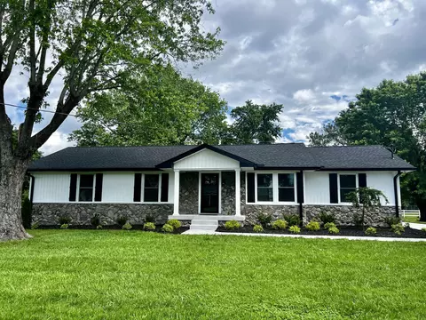 1017 Connie Dr, Gallatin, TN 37066