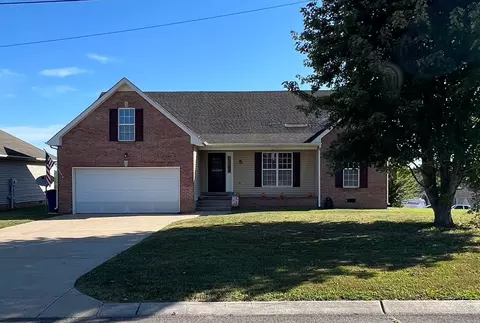 605 Chestnut Ct, Springfield, TN 37172