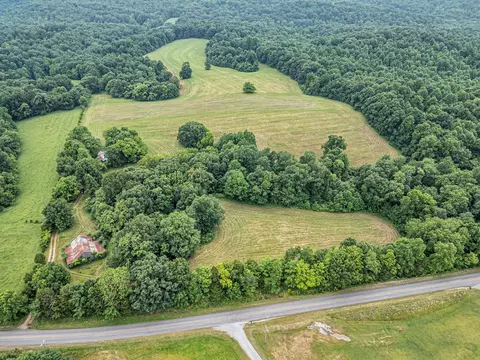 2095 Hollis Crossing Rd, Cumberland Furnace, TN 37051