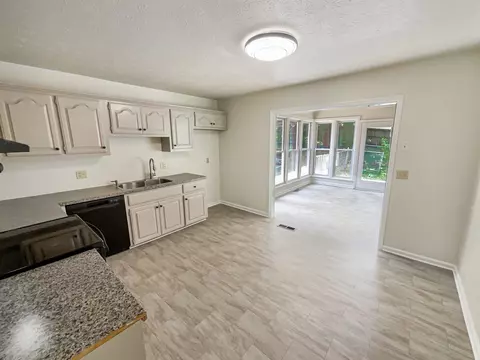 Kitchen - 208 Timberlake Dr, Springfield, TN 37172 photo 2 of 3