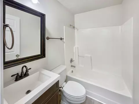 Bath - 208 Timberlake Dr, Springfield, TN 37172 photo 2 of 2