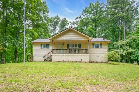 25 Windy Park Dr, Mcewen, TN 37101