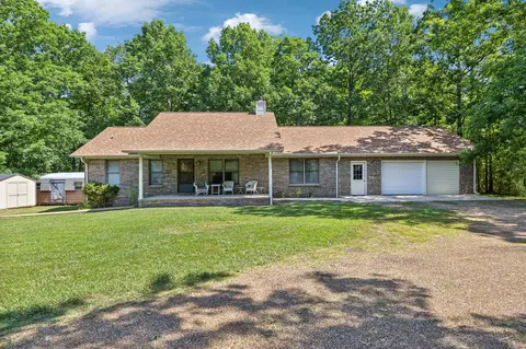 395 Claude Carroll Rd, Hohenwald, TN 38462