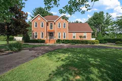 100 Kings Pl, Tullahoma, TN 37388
