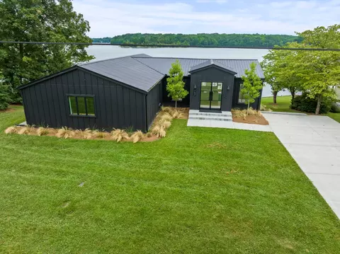 752 Magnolia Dr, Winchester, TN 37398
