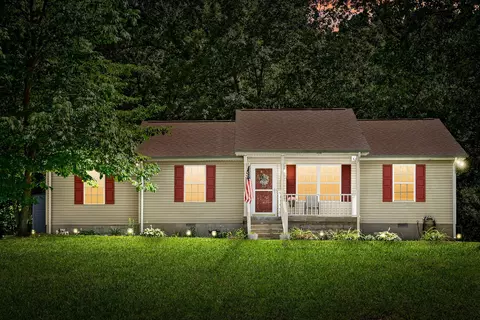 2006 Ruby Travis Dr, Chapmansboro, TN 37035
