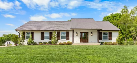 209 Hawkins Rd, Clarksville, TN 37040