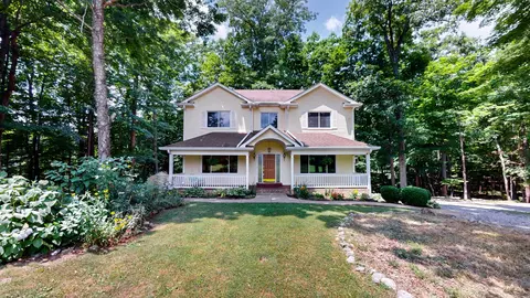 2450 New Hall Rd, Greenbrier, TN 37073