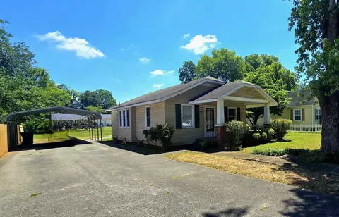 808 N High St N, Winchester, TN 37398