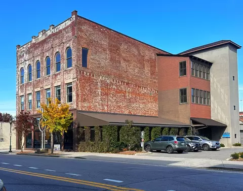 25 E Main St #201-301, Chattanooga, TN 37408