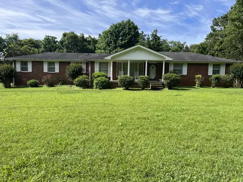 253 Old Shackle Island Rd, Hendersonville, TN 37075