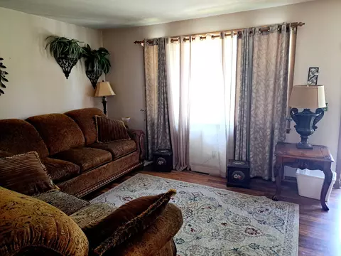 Living - 8317 Gordon Ln, Hermitage, TN 37076 photo 2 of 2