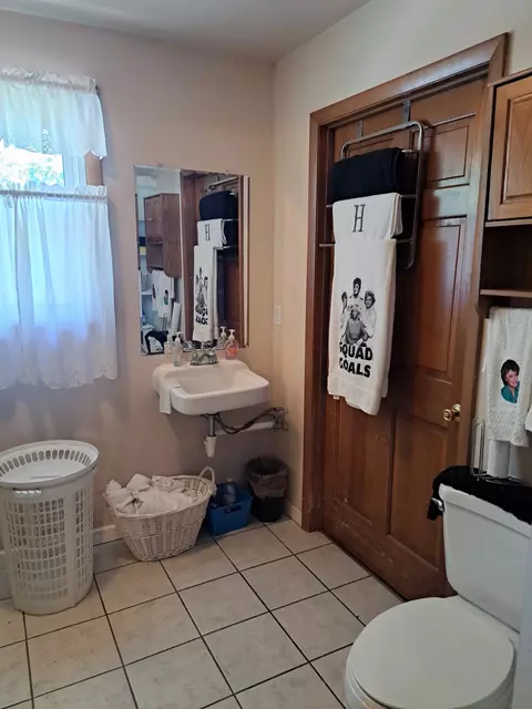 Bath - 8317 Gordon Ln, Hermitage, TN 37076 photo 1 of 1