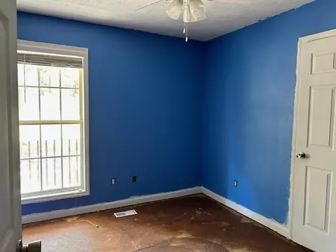 Bedroom - 137 Sherron Dr, Dickson, TN 37055 photo 2 of 3