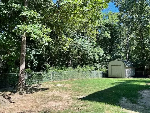 Exterior - 137 Sherron Dr, Dickson, TN 37055 photo 2 of 2