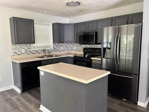 Kitchen - 137 Sherron Dr, Dickson, TN 37055 photo 2 of 3