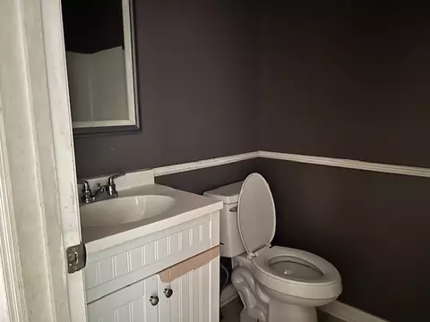 Bath - 137 Sherron Dr, Dickson, TN 37055 photo 1 of 2