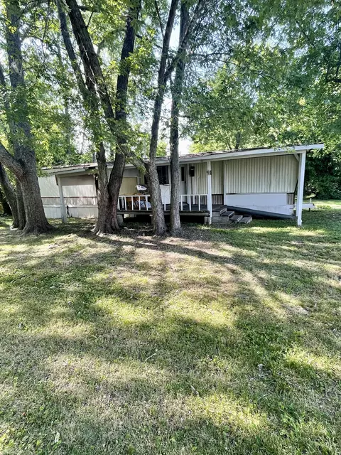 204 S Oak St, Hohenwald, TN 38462