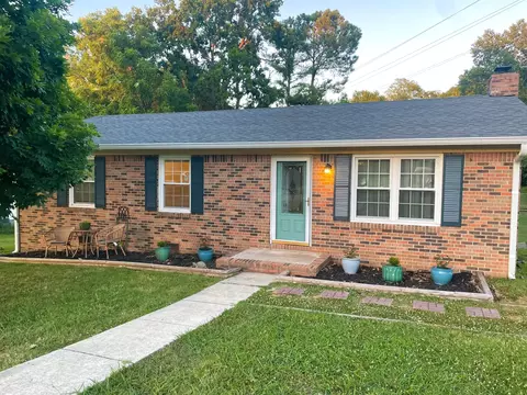 309 7th Ave, Fayetteville, TN 37334