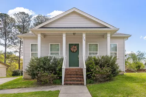 706 Woodmore Ln, Chattanooga, TN 37411