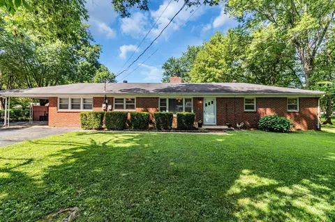 204 Cobb Rd, Tullahoma, TN 37388