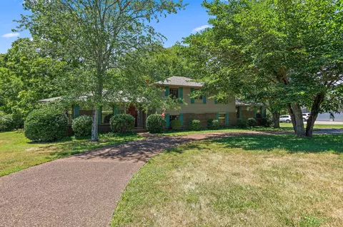 6046 Bethany Blvd, Nashville, TN 37221