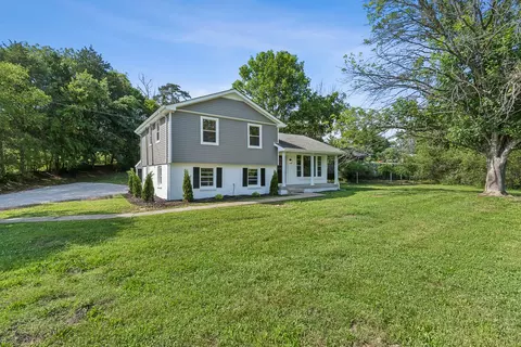 131 Two Valley Rd, Hendersonville, TN 37075