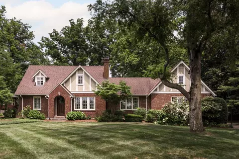 270 Harding Pl, Nashville, TN 37205