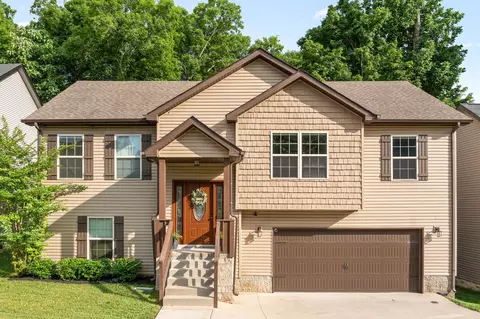 1196 Eagles Bluff Dr, Clarksville, TN 37040