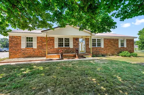 1137 Iris St, Pulaski, TN 38478