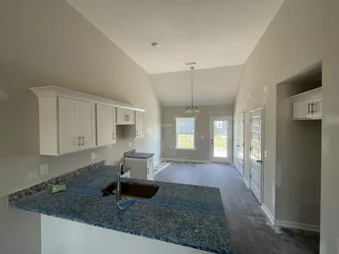 416 Mimosa Dr, Decherd, TN 37324 photo 3