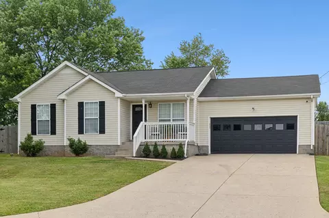 221 Golden Pond Ave, Oak Grove, KY 42262