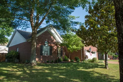 104 Center Point Ct, Hendersonville, TN 37075