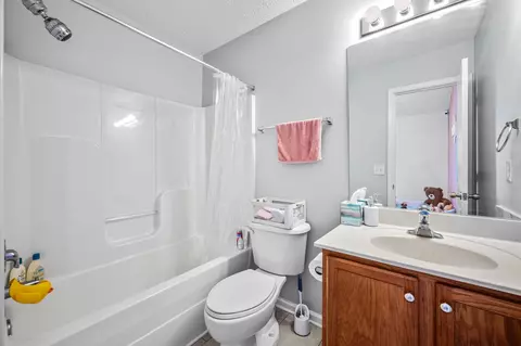 Bath - 1412 Progress Ct, Murfreesboro, TN 37130 photo 3 of 3