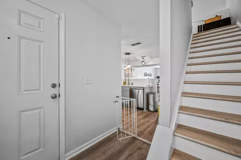 Entry Way - 1412 Progress Ct, Murfreesboro, TN 37130 photo 2 of 4
