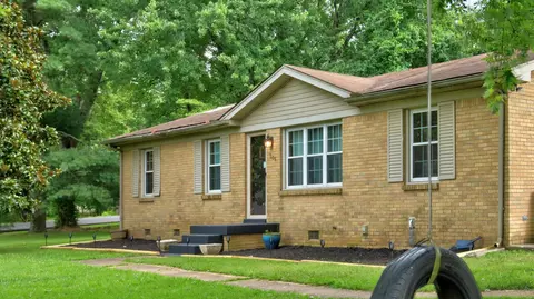 206 Eva Dr, Clarksville, TN 37042