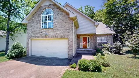 105 Burlington Ct, Hendersonville, TN 37075