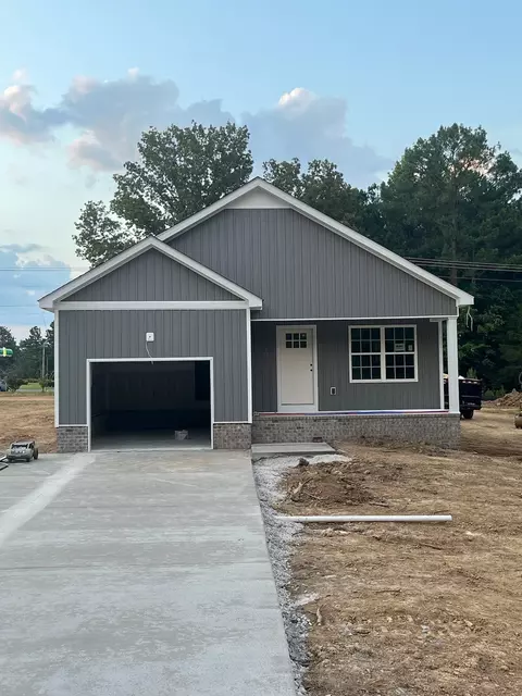 107 Oak Park Dr, Tullahoma, TN 37388