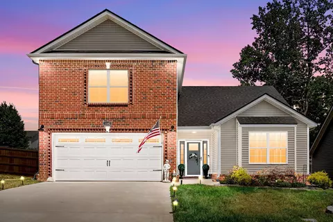 1102 Whitney Dr, Clarksville, TN 37042