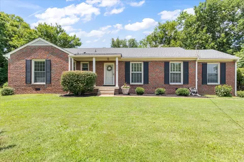 5220 Stallworth Dr, Nashville, TN 37220